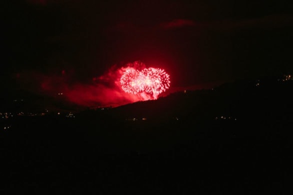 Firework in Chianti Tuscan wedding