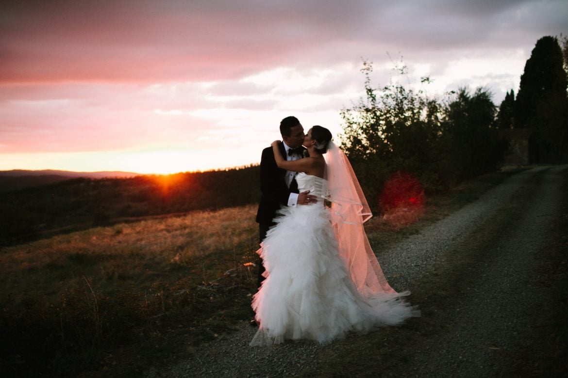 hochzeitspaar-toskana-sonnenuntergang-hochzeitsreportage-radda-in-chianti