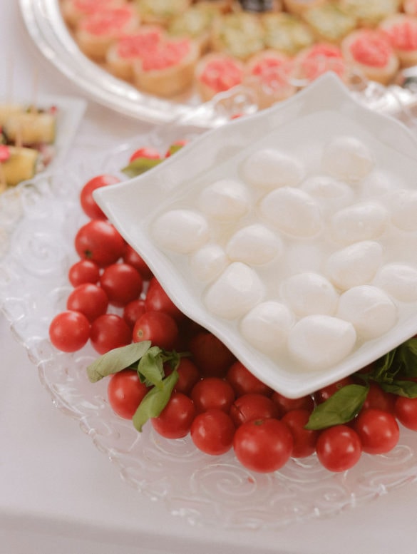 Aperitif bites Tuscan wedding, mozzarella and tomato.