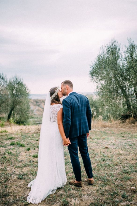 Wedding photo shoot hills Tuscany Crete Senesi