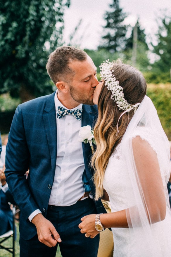 Wedding couple say yes kiss in Tuscany