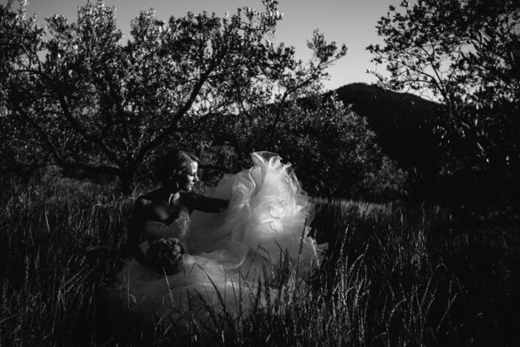 Hochzeitsporträt einer Braut in Weinbergen bei Florenz